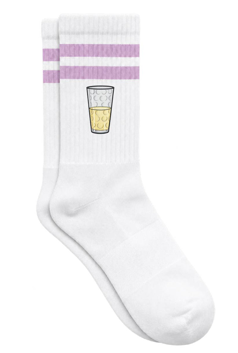 Weiße Tennissocken mit fliederfarbenen Streifen und Dubbeglas-Motiv in der Seitenansicht